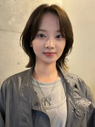 ショート レイヤーカット\ウル フ　chinatsuのヘアスタイル