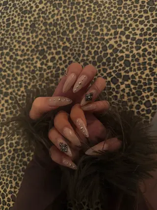 ネイル ISLAND TOKYO所属・ISLAND ONISHIの眉毛・アイブロウイメージ