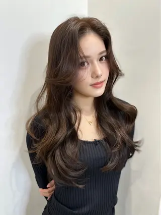 ロング カラー 髙木 由支奈のヘアスタイル