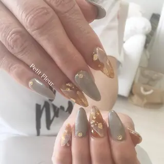 ネイル Petit Fleur所属・青柳 亜梨奈のマツエク・マツパデザイン