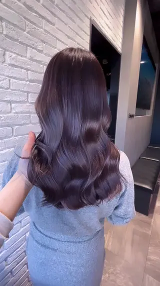 セミロング カラー レイヤー/ボブ/透明 感カラー/佐藤奈由のヘアスタイル