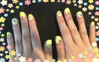 ネイル ネイル＆フラワーサロン〜Ri✦hiro〜鳥栖店所属・HIRATA RIEのネイルデザイン