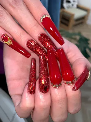 ネイル NES NAIL所属・さゆり￤推しキャラ ￤ロングネイル🩷のネイルデザイン