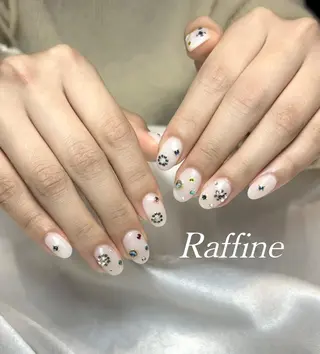 ネイル RAFFINE 月🦋🩵のネイルデザイン