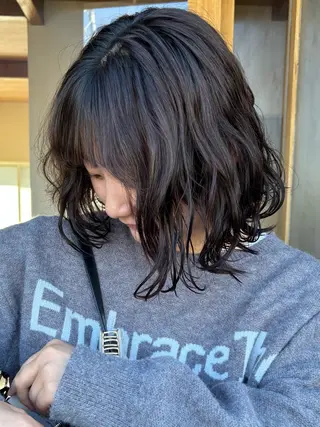 ミディアム パーマ 佐々木 楽人のヘアスタイル