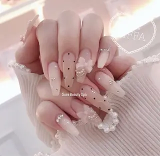 ネイル SORA BEAUTY SPA OSAKA所属・トゥー ヒエンのネイルデザイン