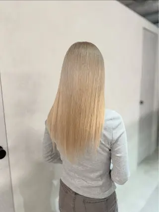 ロング 🍎森貝洋亮🍎 ブリーチカラー特化のヘアスタイル