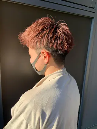 ショート カラー パーマ ヘアアレンジ メンズ ハイトーンカラー🤍 山下 優華のヘアスタイル