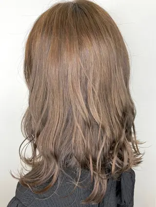 ミディアム 山神 あんじのヘアスタイル