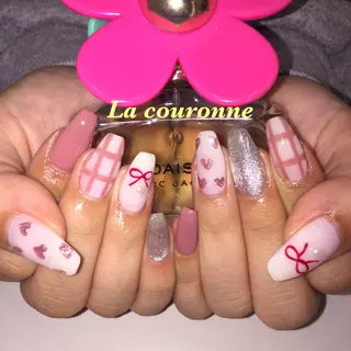 ネイル Lacouronne NATSUMIのネイルデザイン