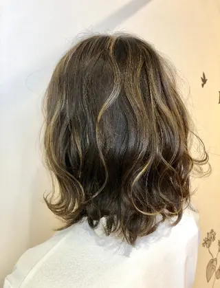 ミディアム カラー 青野 文香のヘアスタイル