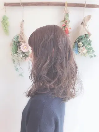 セミロング カラー 西 めぐみのヘアスタイル