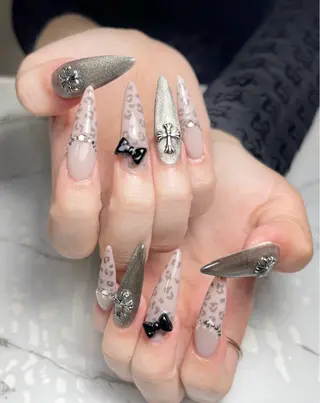 ネイル 💕鈴木ユリ パラジェル/オフ無料のネイルデザイン