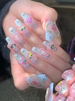 ネイル NES NAIL所属・さゆり￤推しキャラ ￤ロングネイル🩷のネイルデザイン