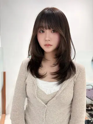 セミロング カラー 🎀優姫 🎀  韓国レイヤーのヘアスタイル