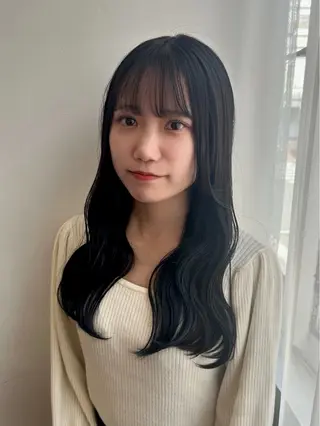 ロング 大嘉田 麻凜のヘアスタイル