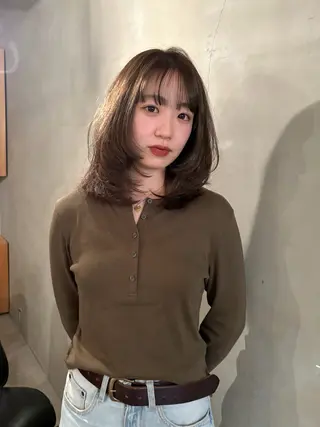 ミディアム 林　蓮／レイヤー /透明感カラーのヘアスタイル