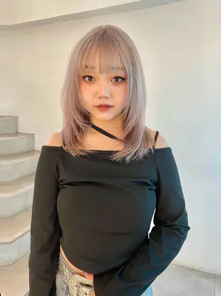 カラー 🎀ボブ＋ハイトーン シュカ👶🏻のヘアスタイル