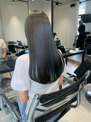 ロング カラー 透明感/オリーブ/ グレージュ/YUKAのヘアスタイル