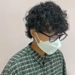 パーマ メンズ レイヤーカット/ ハイトーンchimiのヘアスタイル