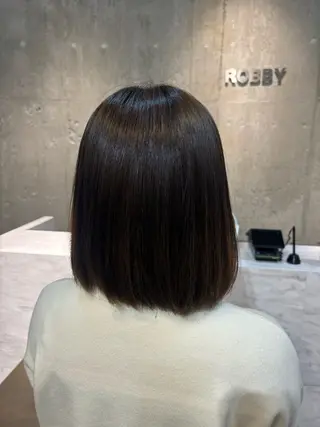 ミディアム うるつやストレート パーマ🫧ちひろ🫧のヘアスタイル