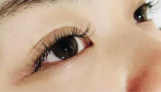 マツエク・マツパ 小林 美央のヘアスタイル