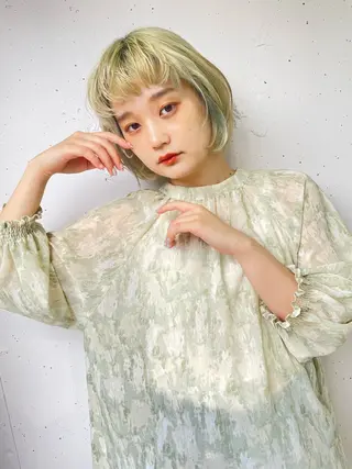 ショート カラー ヘアアレンジ ボブ/透明感ベージュ 🫧クルミ🌟のヘアスタイル