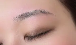 アイブロウ une FEMINの眉毛・アイブロウイメージ