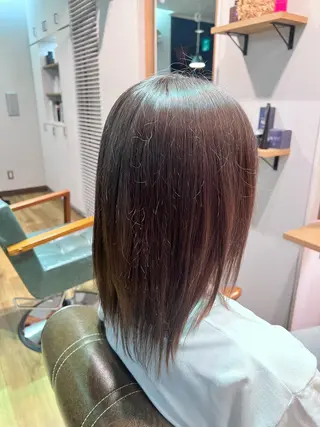 セミロング カラー ツキダテ ユイのヘアスタイル