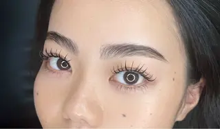 アイブロウ Lycka 明音のマツエク・マツパデザイン