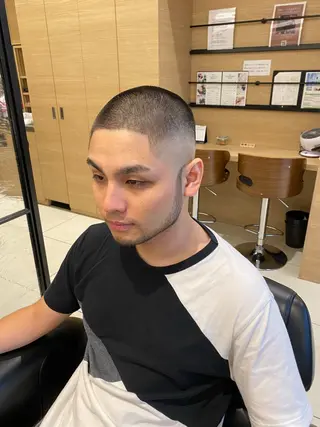 ショート ヘアーサロン　エステ所属・川満 琢也のヘアスタイル