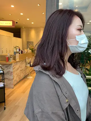 ミディアム カラー 吉原 由菜のヘアスタイル