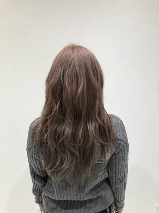 ミディアム カラー Kro ハイトーン×ブリーチのヘアスタイル