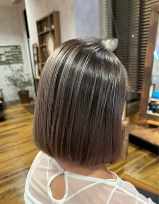 ミディアム カラー CROCHE クロッシュのヘアスタイル