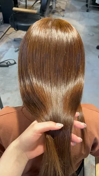 ロング ブリーチなしWカラー あずさのヘアスタイル