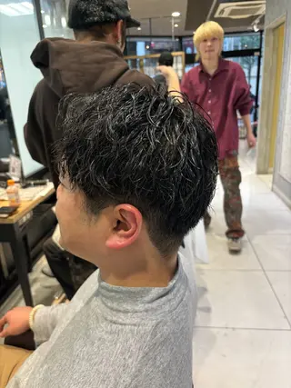 パーマ メンズ 韓国風/メンズ アイブロウワックスの眉毛・アイブロウイメージ