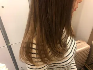 ロング カラー 新井 友菜のヘアスタイル