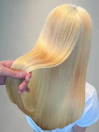 ロング カラー 《髪質改善 UN BLEACH》のヘアスタイル