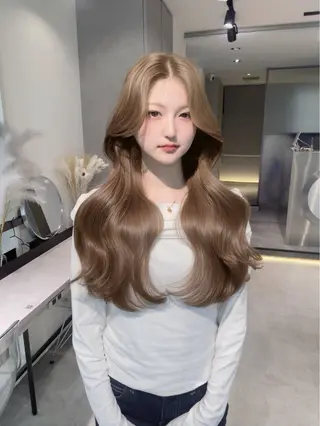 ロング Qin原宿店所属・葵 韓国オタク美容師 レイヤーカットのヘアスタイル