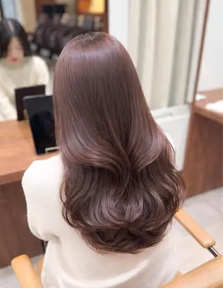 ロング カラー yuzua/透明感/ レイヤー/大人可愛いのヘアスタイル