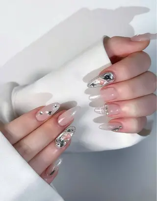 ネイル Lyna 池袋のネイルデザイン