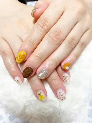 ネイル The Best Beauty受付担当のヘアスタイル