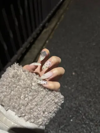 ネイル LOARY所属・杉﨑 ななみのネイルデザイン
