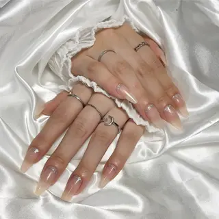 ネイル ヒグチ ユリエのネイルデザイン