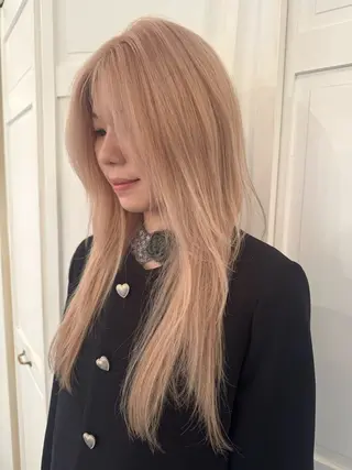 カラー ブリーチカラー🎀 韓国風/寺門美優のヘアスタイル