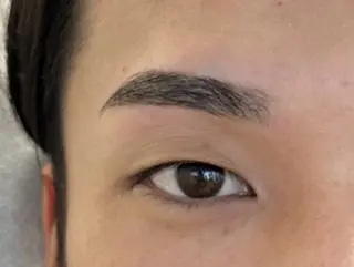メンズ ダイヤモンドアイズ テクニカルサロン所属・小林 美香の眉毛・アイブロウイメージ