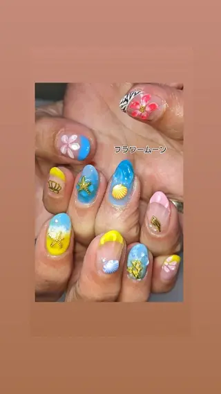 ネイル フラワー ムーンのネイルデザイン