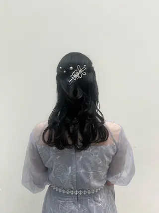 セミロング ヘアアレンジ 黒阪 なみのヘアスタイル