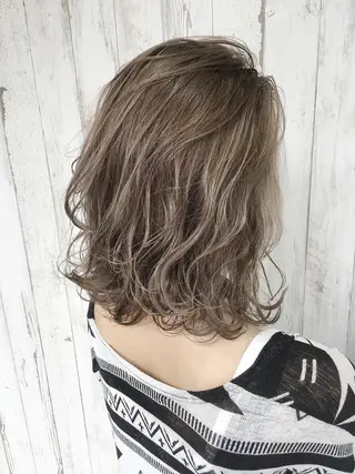 ミディアム カラー HAIR&MAKE.sia所属・心斎橋ボブ 好原良真のヘアスタイル