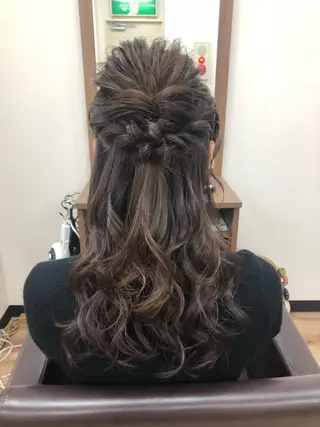 セミロング ヘアアレンジ ヘアセットサロン 🎀ECXIAのヘアスタイル
